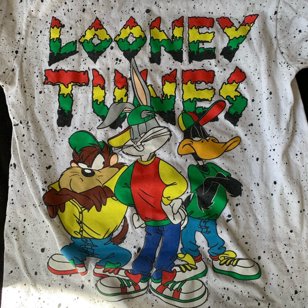 Vintage Looney Tunes shirt, adult size small